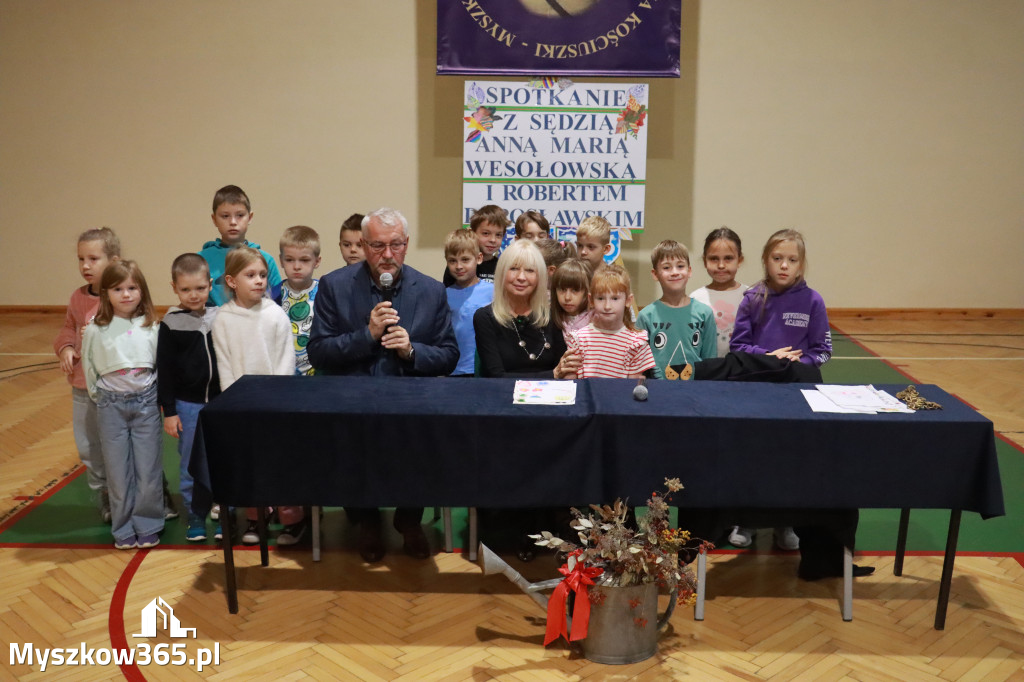 Fotorelacja: Sędzia Anna Maria Wesołowska w SP3 Myszków