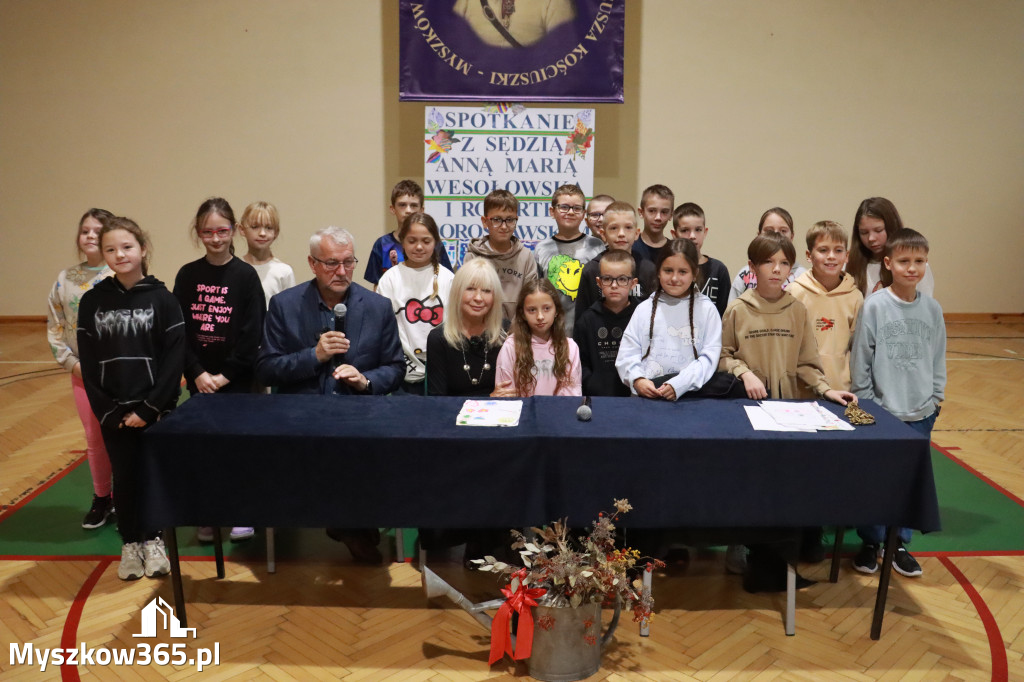Fotorelacja: Sędzia Anna Maria Wesołowska w SP3 Myszków