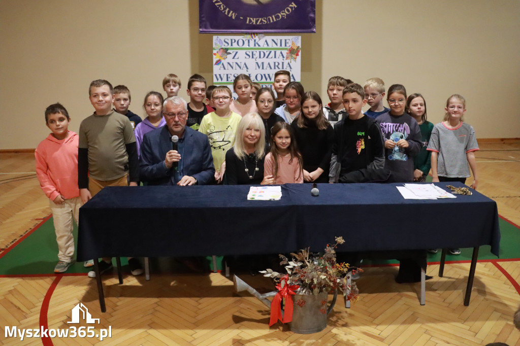 Fotorelacja: Sędzia Anna Maria Wesołowska w SP3 Myszków