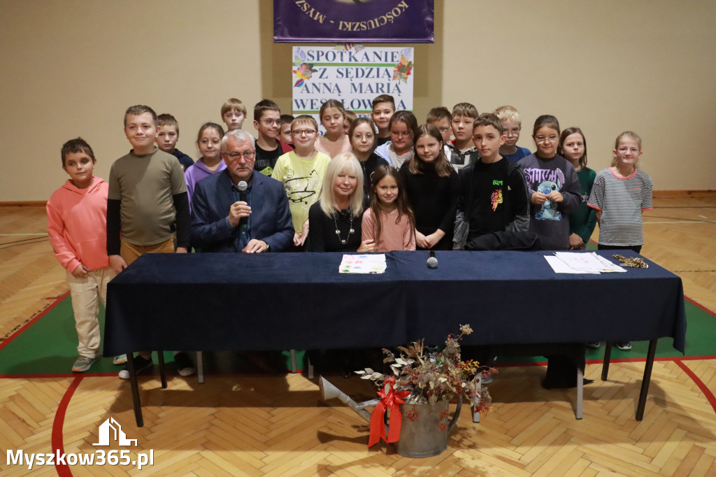 Fotorelacja: Sędzia Anna Maria Wesołowska w SP3 Myszków