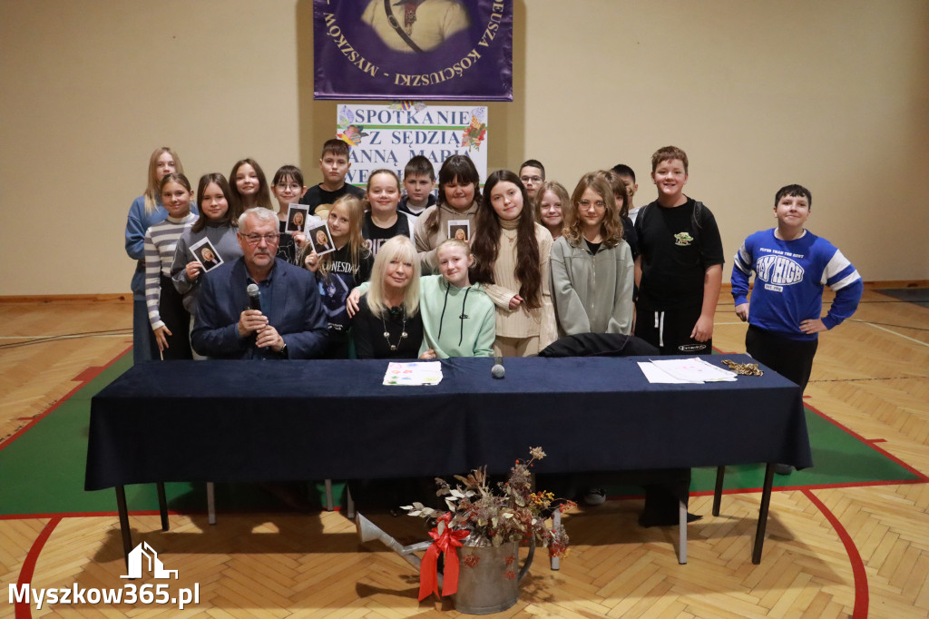 Fotorelacja: Sędzia Anna Maria Wesołowska w SP3 Myszków