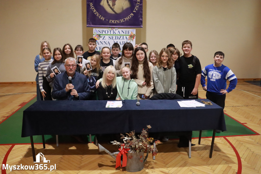 Fotorelacja: Sędzia Anna Maria Wesołowska w SP3 Myszków