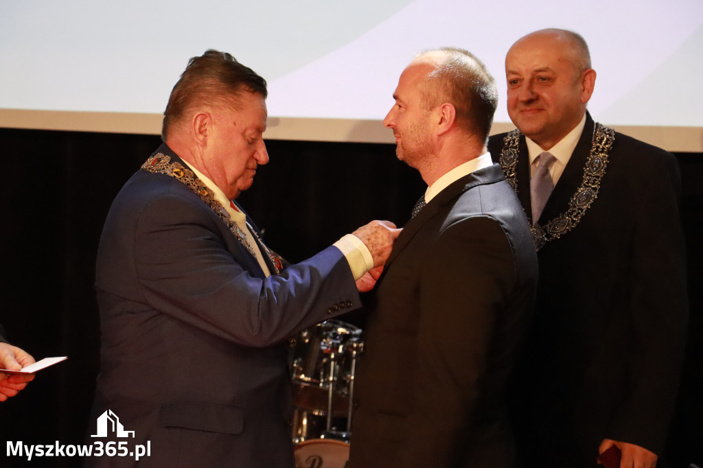 Fotorelacja I: Jubileusz 60-lecia CECH RZEMIOSŁ RÓŻNYCH MAŁEJ I ŚREDNIEJ PRZEDSIĘBIORCZOŚCI w Myszkowie