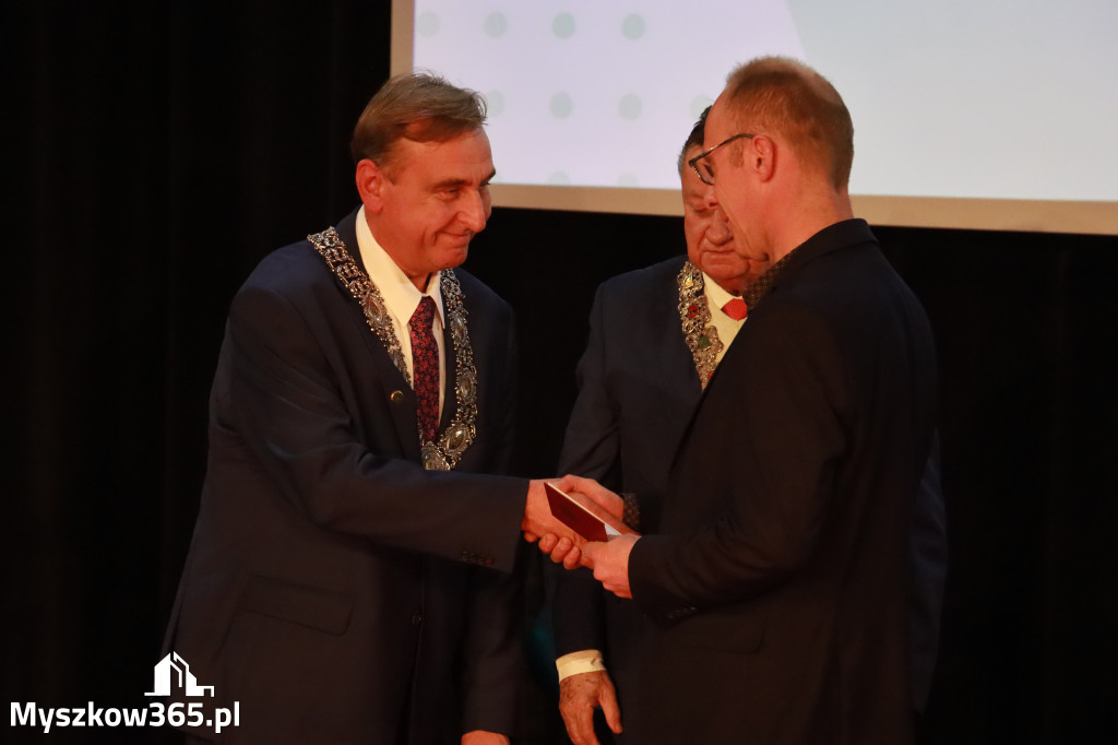 Fotorelacja I: Jubileusz 60-lecia CECH RZEMIOSŁ RÓŻNYCH MAŁEJ I ŚREDNIEJ PRZEDSIĘBIORCZOŚCI w Myszkowie