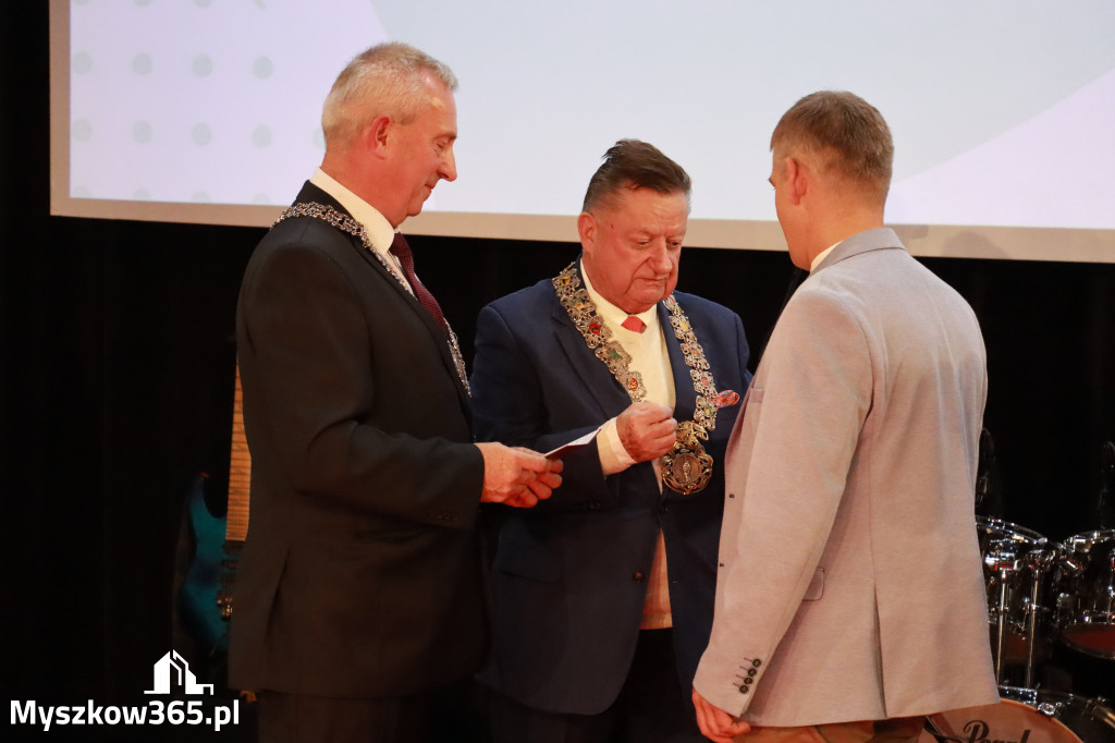 Fotorelacja I: Jubileusz 60-lecia CECH RZEMIOSŁ RÓŻNYCH MAŁEJ I ŚREDNIEJ PRZEDSIĘBIORCZOŚCI w Myszkowie