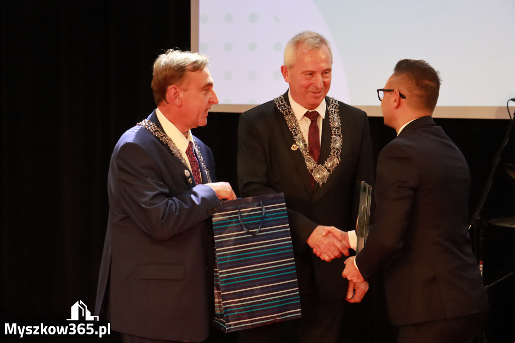 Fotorelacja II: Jubileusz 60-lecia CECH RZEMIOSŁ RÓŻNYCH MAŁEJ I ŚREDNIEJ PRZEDSIĘBIORCZOŚCI w Myszkowie