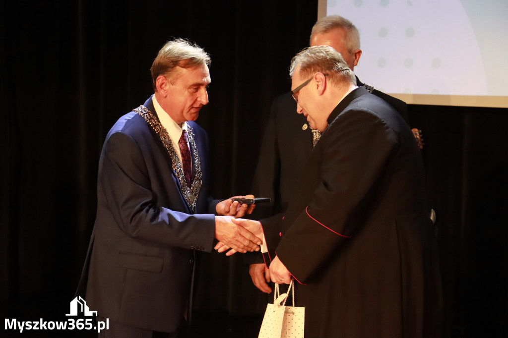 Fotorelacja III: Jubileusz 60-lecia CECH RZEMIOSŁ RÓŻNYCH MAŁEJ I ŚREDNIEJ PRZEDSIĘBIORCZOŚCI w Myszkowie
