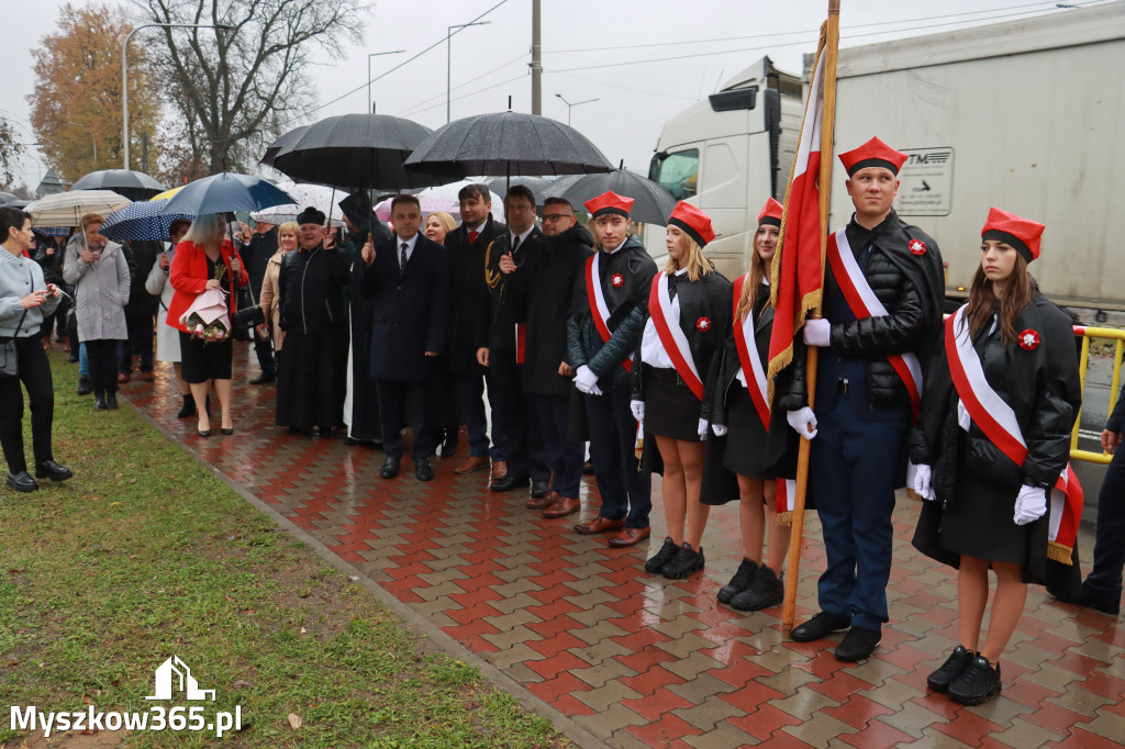 Fotorelacja I: Odsłonięcie Pomnika i Jubileusz ZS w Żarkach