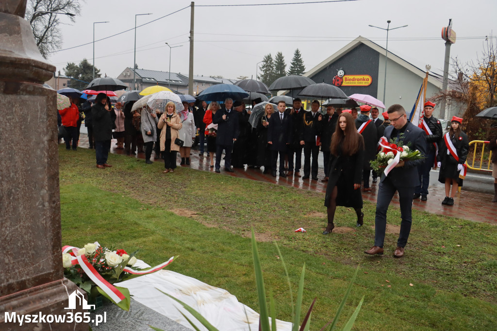 Fotorelacja I: Odsłonięcie Pomnika i Jubileusz ZS w Żarkach