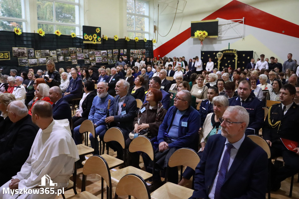 Fotorelacja I: Odsłonięcie Pomnika i Jubileusz ZS w Żarkach