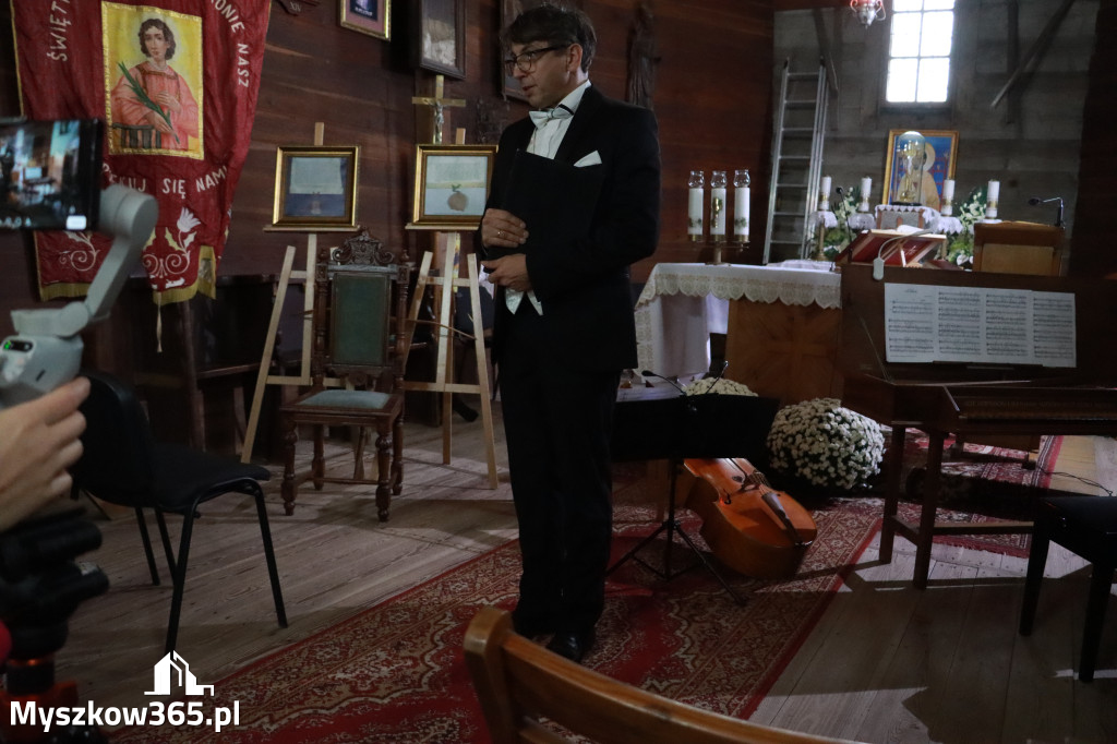 Fotorelacja: Koncert Zaduszny DLA NICH w Cynkowie Gmina Koziegłowy