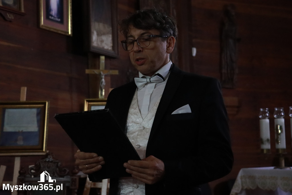 Fotorelacja: Koncert Zaduszny DLA NICH w Cynkowie Gmina Koziegłowy