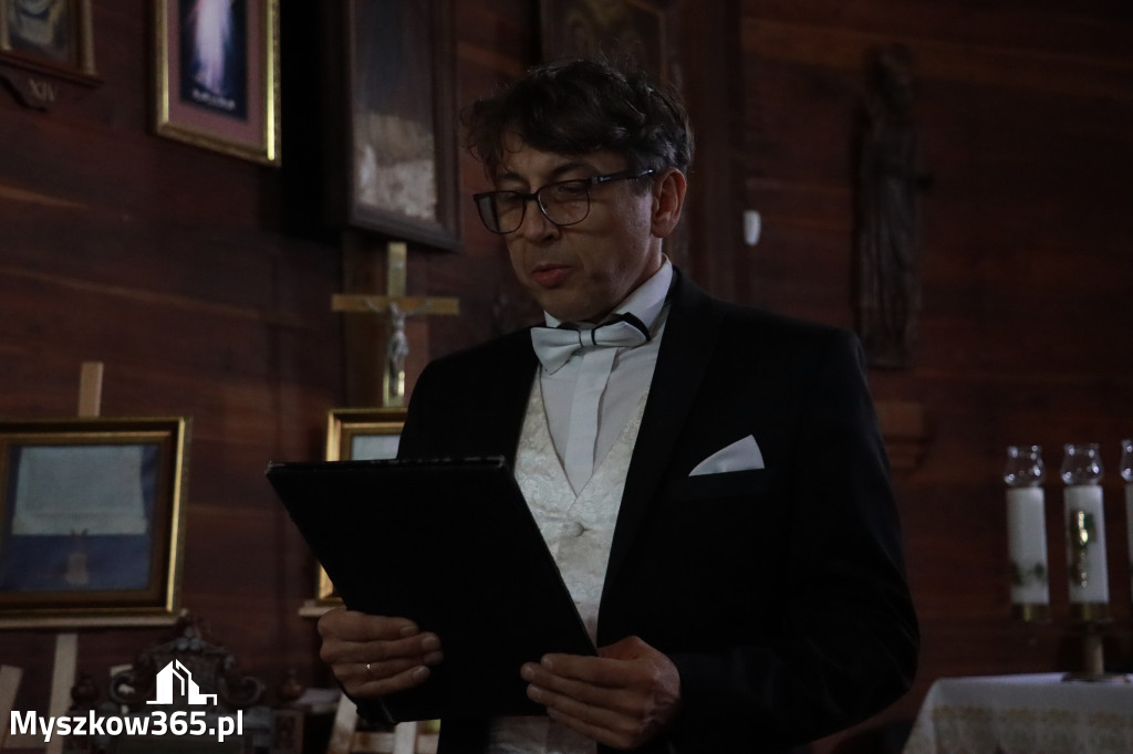 Fotorelacja: Koncert Zaduszny DLA NICH w Cynkowie Gmina Koziegłowy