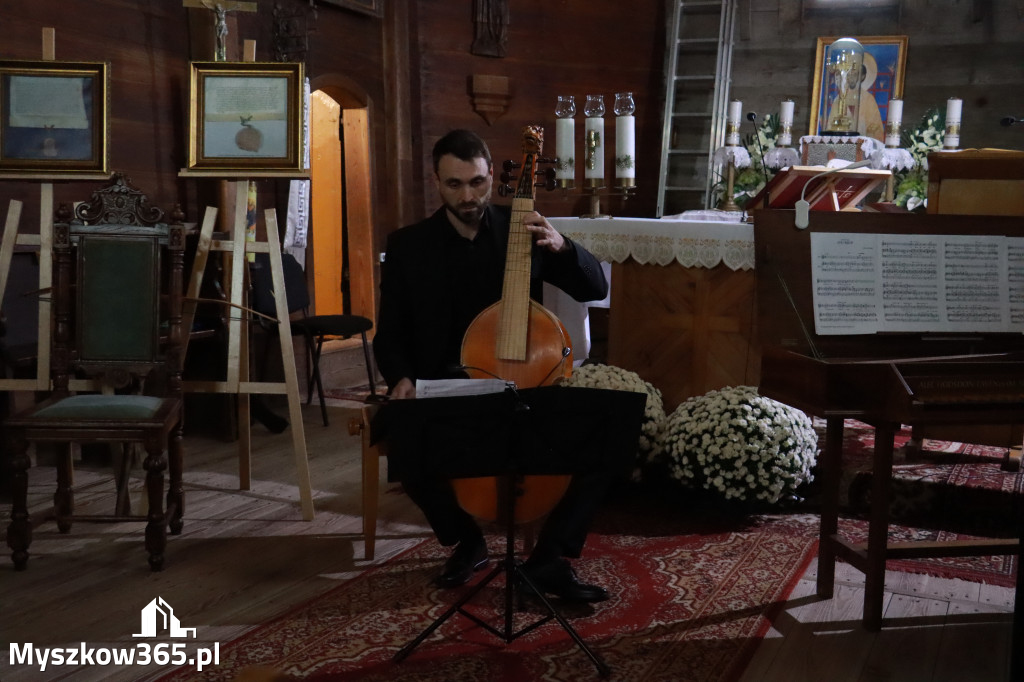 Fotorelacja: Koncert Zaduszny DLA NICH w Cynkowie Gmina Koziegłowy