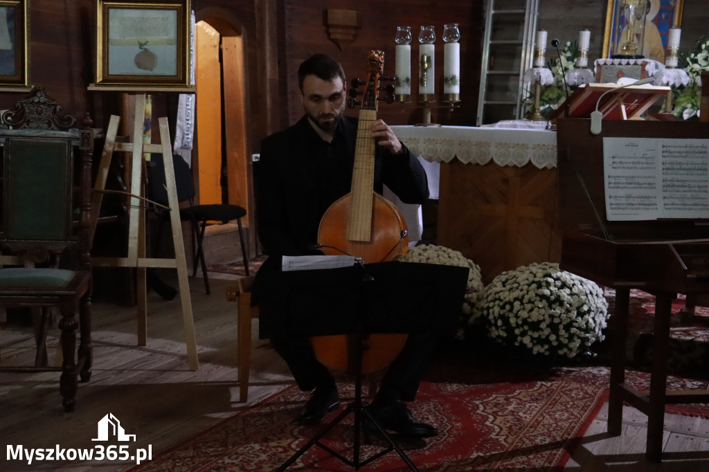 Fotorelacja: Koncert Zaduszny DLA NICH w Cynkowie Gmina Koziegłowy