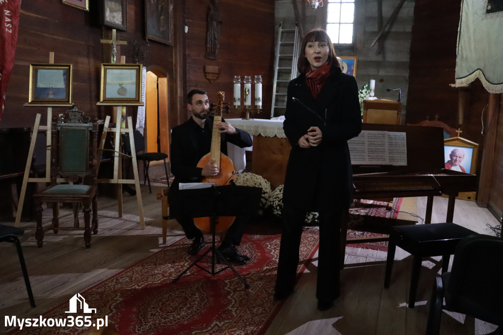 Fotorelacja: Koncert Zaduszny DLA NICH w Cynkowie Gmina Koziegłowy