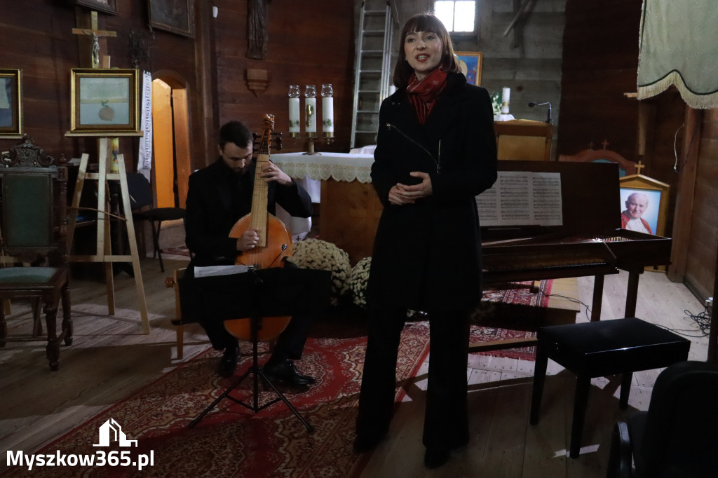 Fotorelacja: Koncert Zaduszny DLA NICH w Cynkowie Gmina Koziegłowy