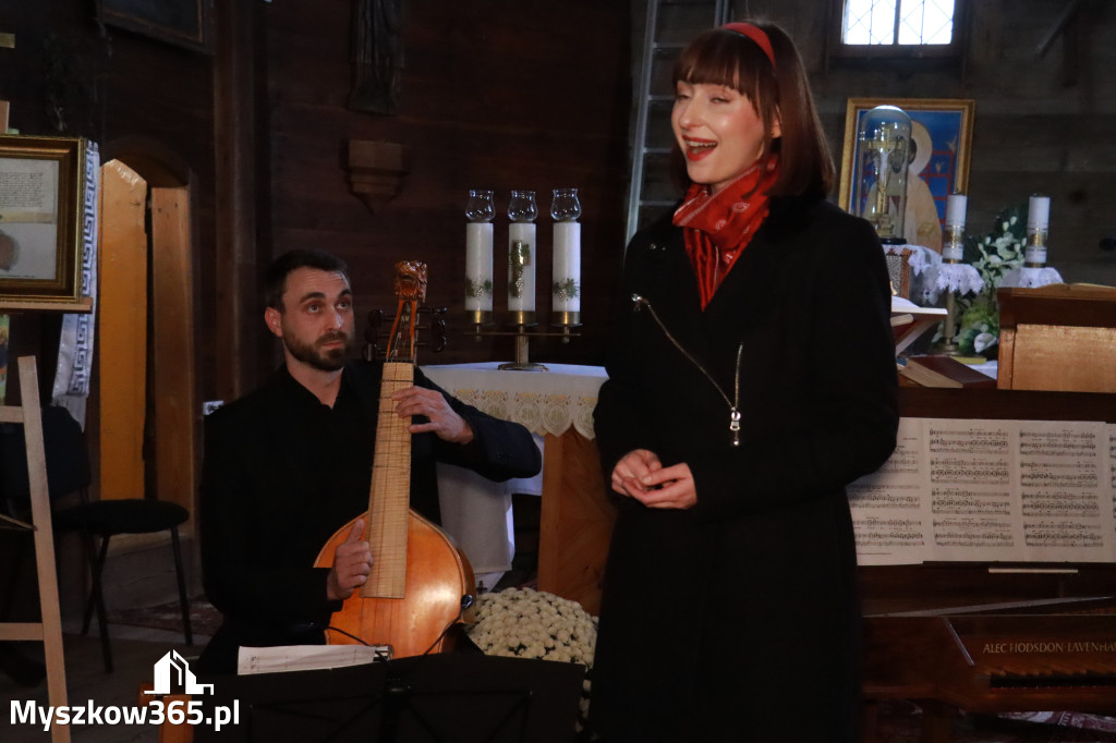 Fotorelacja: Koncert Zaduszny DLA NICH w Cynkowie Gmina Koziegłowy