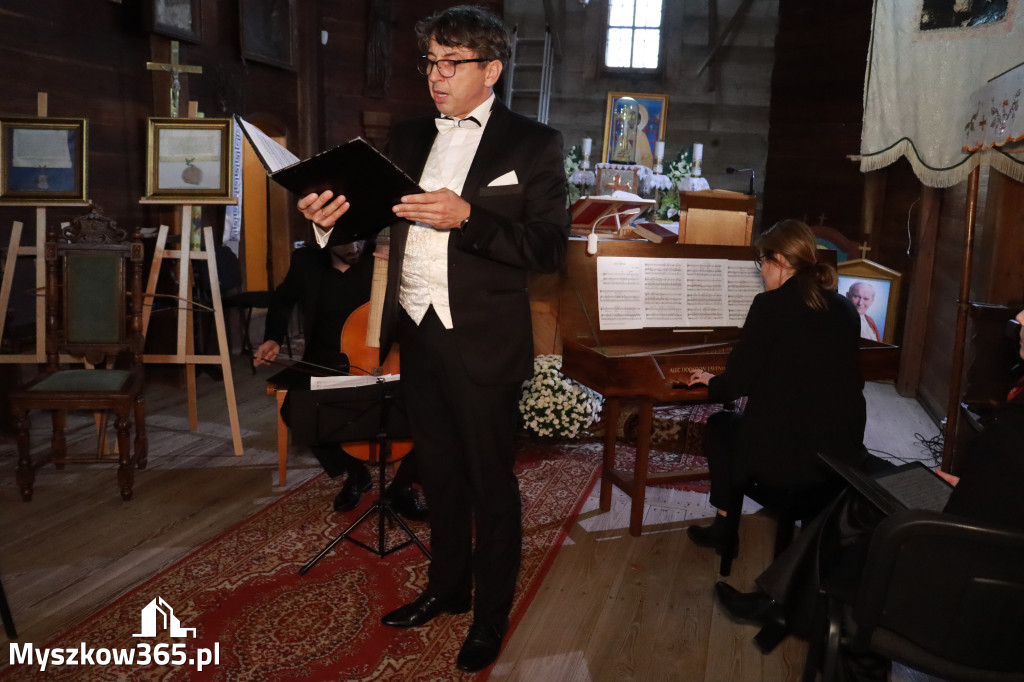 Fotorelacja: Koncert Zaduszny DLA NICH w Cynkowie Gmina Koziegłowy