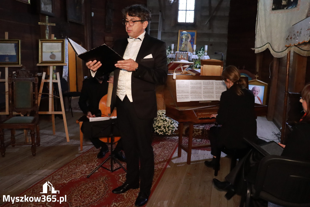 Fotorelacja: Koncert Zaduszny DLA NICH w Cynkowie Gmina Koziegłowy