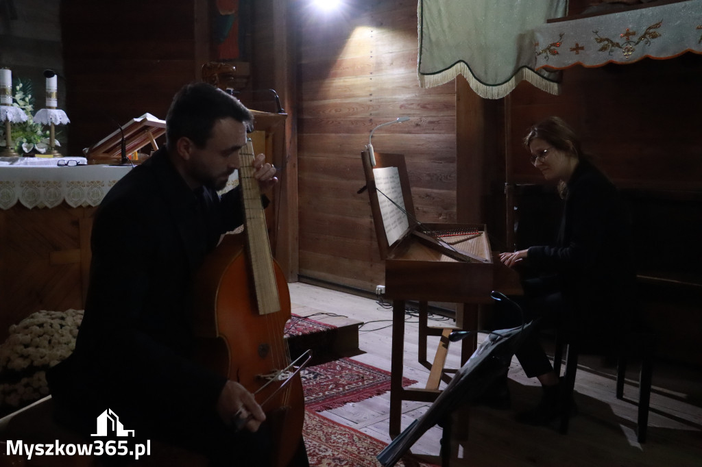 Fotorelacja: Koncert Zaduszny DLA NICH w Cynkowie Gmina Koziegłowy