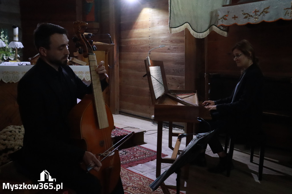 Fotorelacja: Koncert Zaduszny DLA NICH w Cynkowie Gmina Koziegłowy