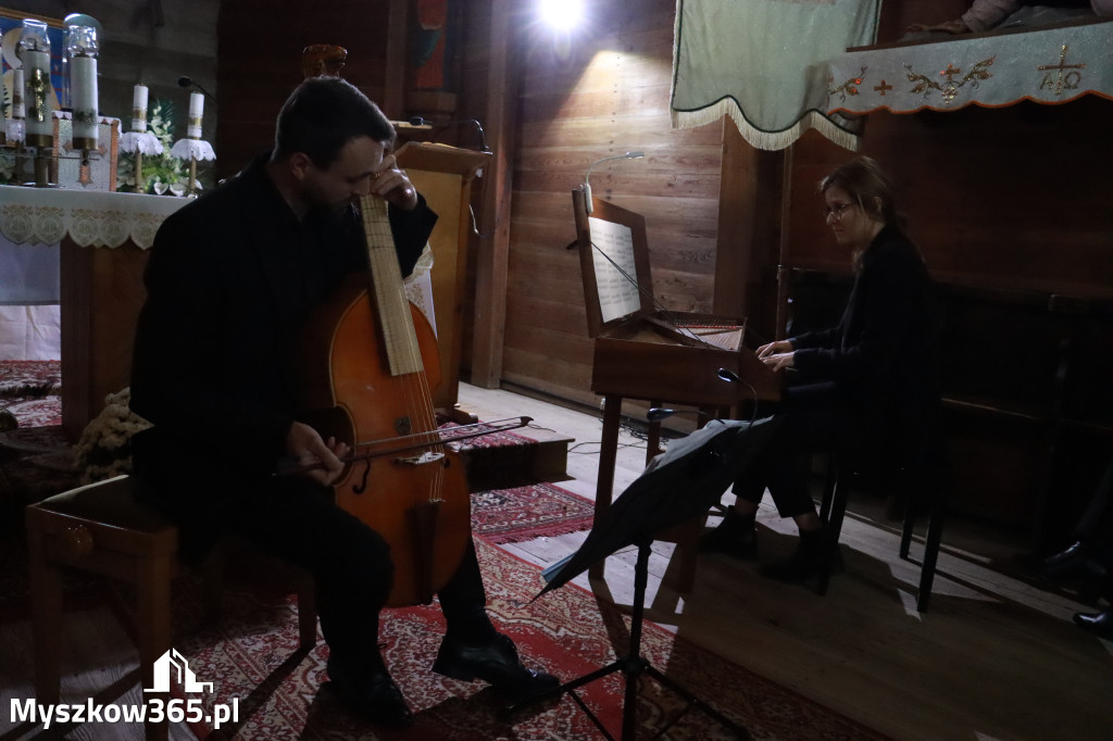 Fotorelacja: Koncert Zaduszny DLA NICH w Cynkowie Gmina Koziegłowy