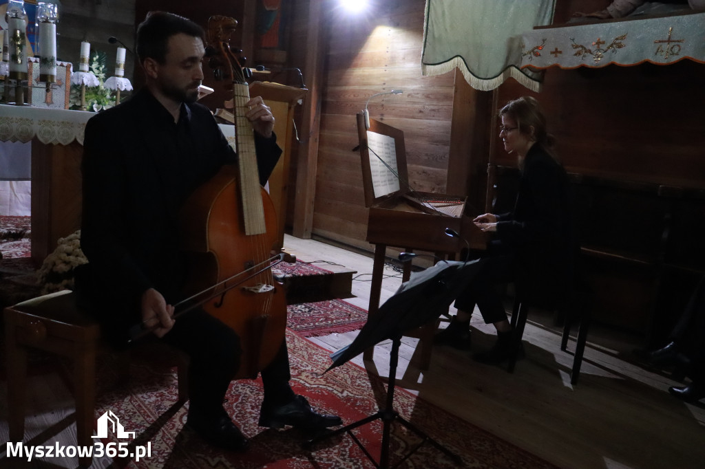 Fotorelacja: Koncert Zaduszny DLA NICH w Cynkowie Gmina Koziegłowy