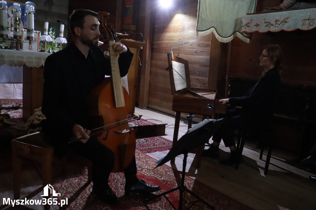 Fotorelacja: Koncert Zaduszny DLA NICH w Cynkowie Gmina Koziegłowy