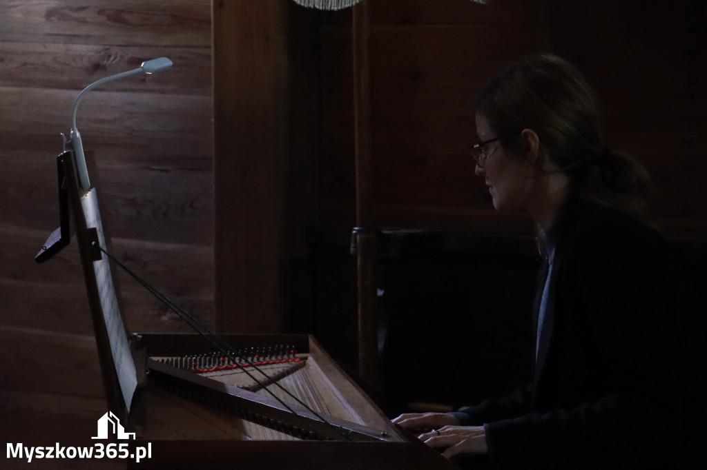 Fotorelacja: Koncert Zaduszny DLA NICH w Cynkowie Gmina Koziegłowy