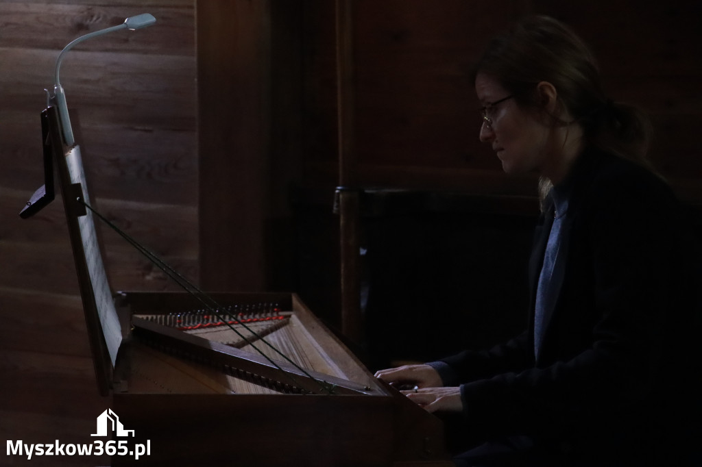 Fotorelacja: Koncert Zaduszny DLA NICH w Cynkowie Gmina Koziegłowy