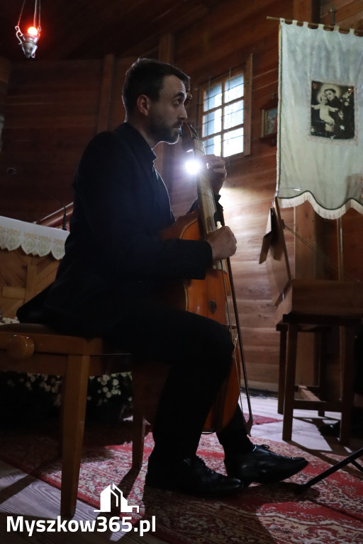 Fotorelacja: Koncert Zaduszny DLA NICH w Cynkowie Gmina Koziegłowy