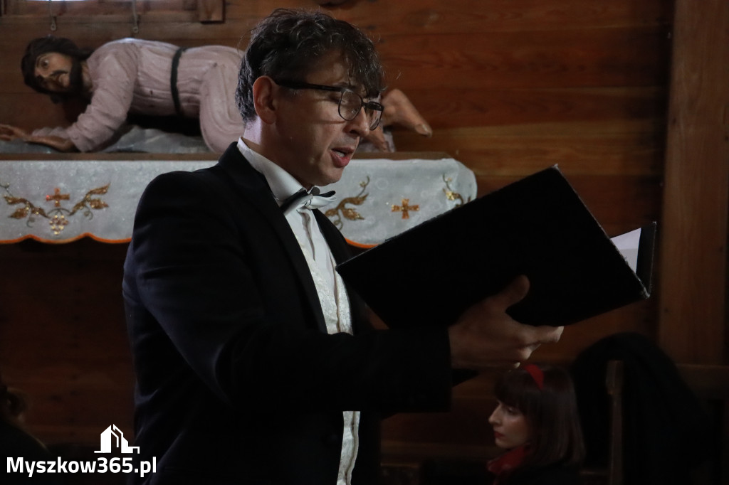 Fotorelacja: Koncert Zaduszny DLA NICH w Cynkowie Gmina Koziegłowy