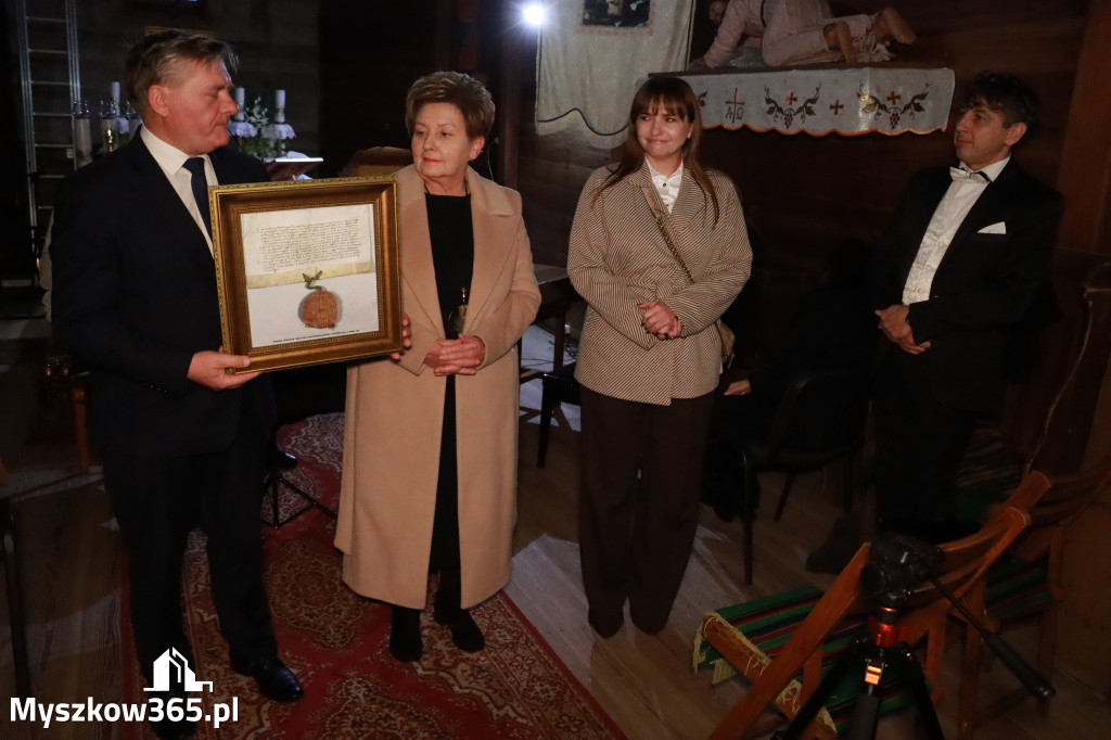 Fotorelacja: Koncert Zaduszny DLA NICH w Cynkowie Gmina Koziegłowy
