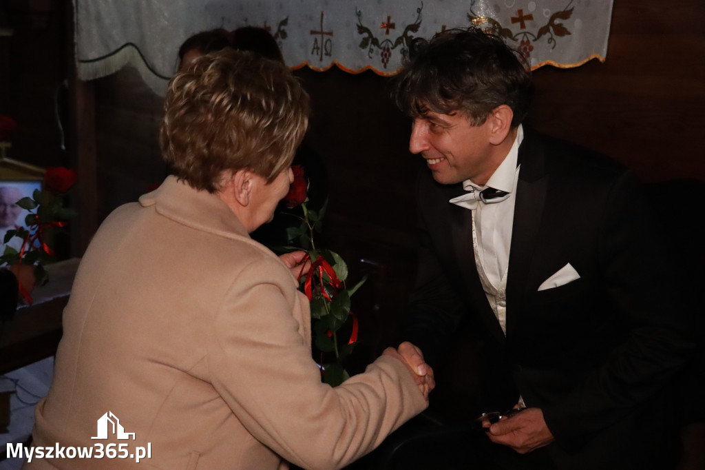 Fotorelacja: Koncert Zaduszny DLA NICH w Cynkowie Gmina Koziegłowy