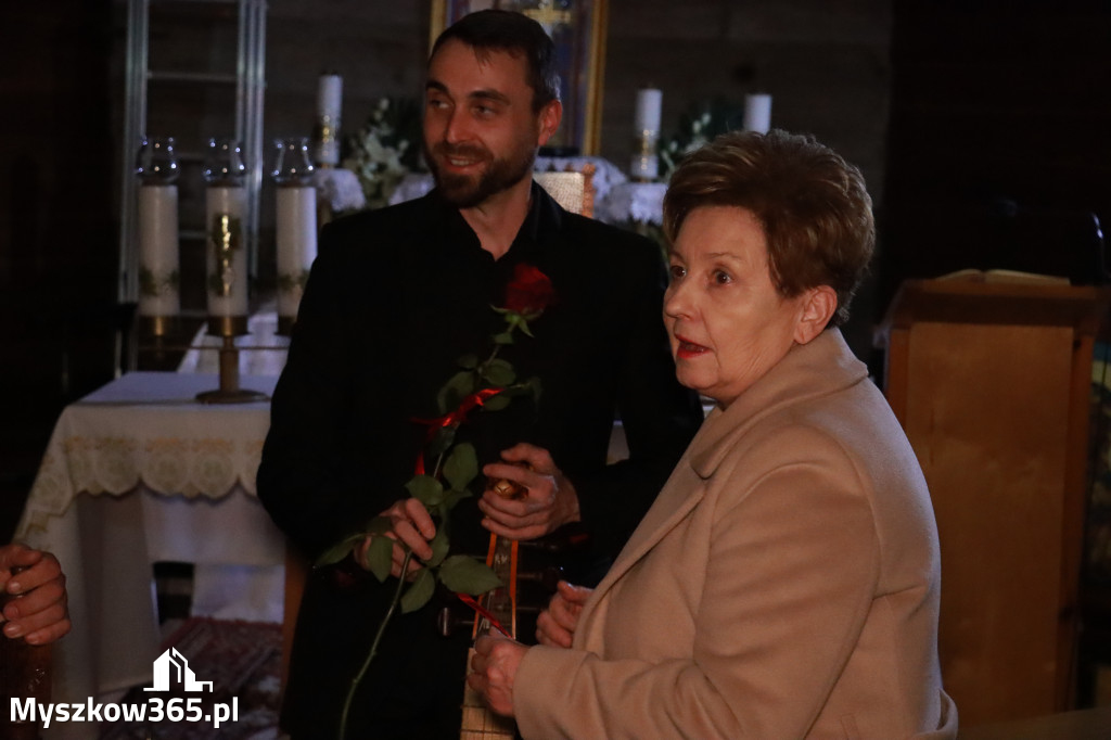 Fotorelacja: Koncert Zaduszny DLA NICH w Cynkowie Gmina Koziegłowy