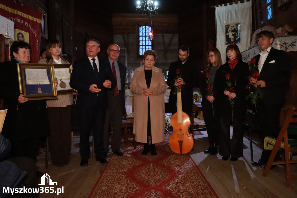 Fotorelacja: Koncert Zaduszny DLA NICH w Cynkowie Gmina Koziegłowy