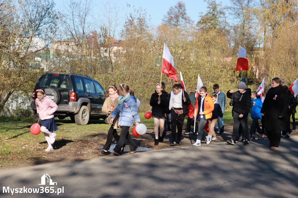 Fotorelacja I: Obchody 107. ROCZNICY ODZYSKANIA NIEPODLEGŁOŚCI na rynku w Koziegłowach