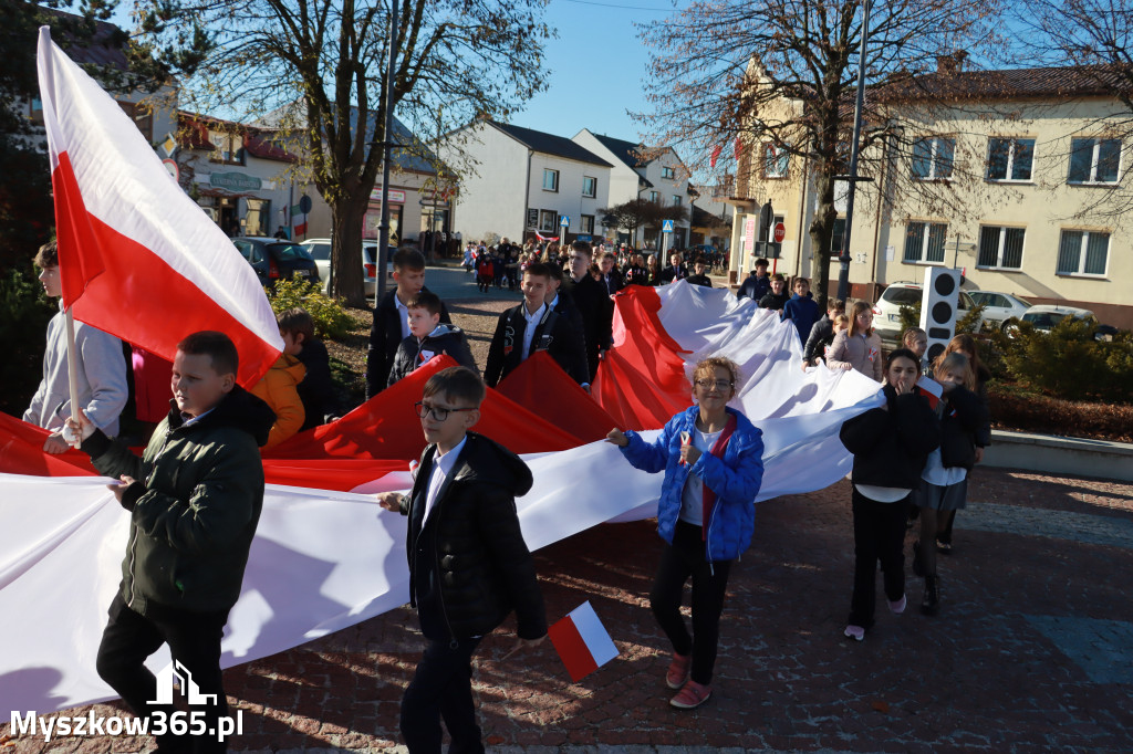 Fotorelacja I: Obchody 107. ROCZNICY ODZYSKANIA NIEPODLEGŁOŚCI na rynku w Koziegłowach