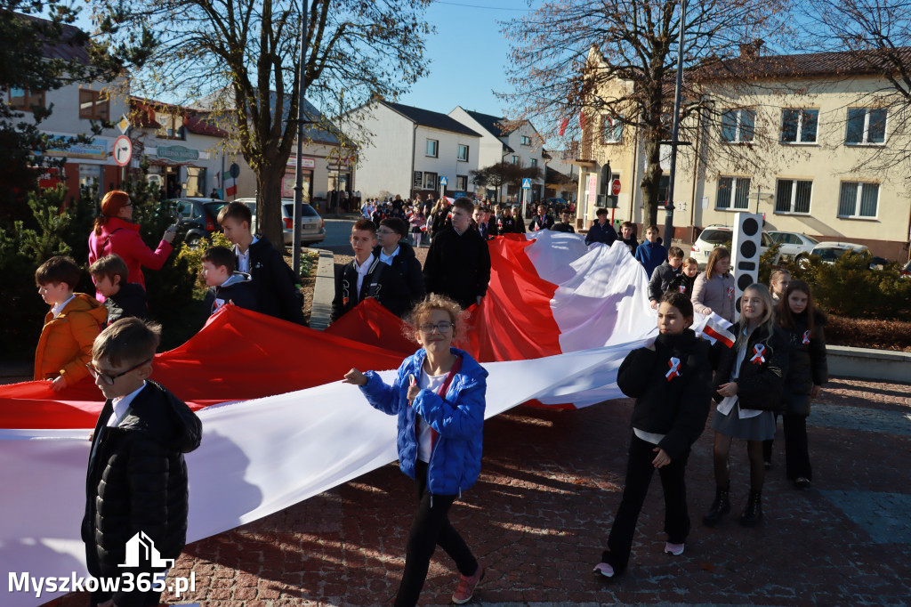 Fotorelacja I: Obchody 107. ROCZNICY ODZYSKANIA NIEPODLEGŁOŚCI na rynku w Koziegłowach