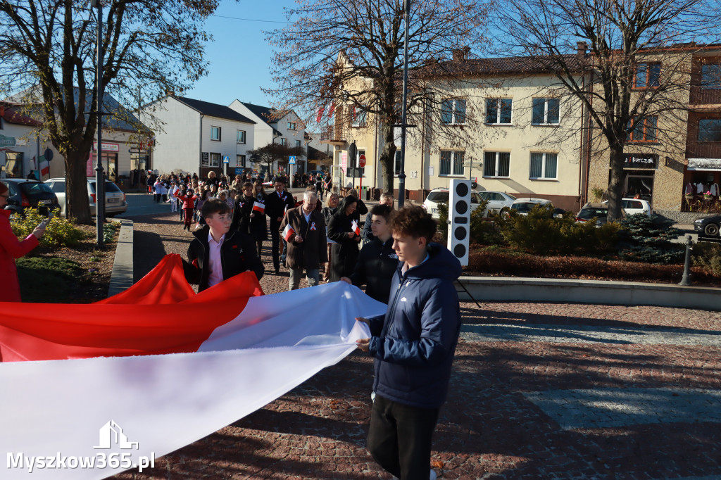 Fotorelacja I: Obchody 107. ROCZNICY ODZYSKANIA NIEPODLEGŁOŚCI na rynku w Koziegłowach