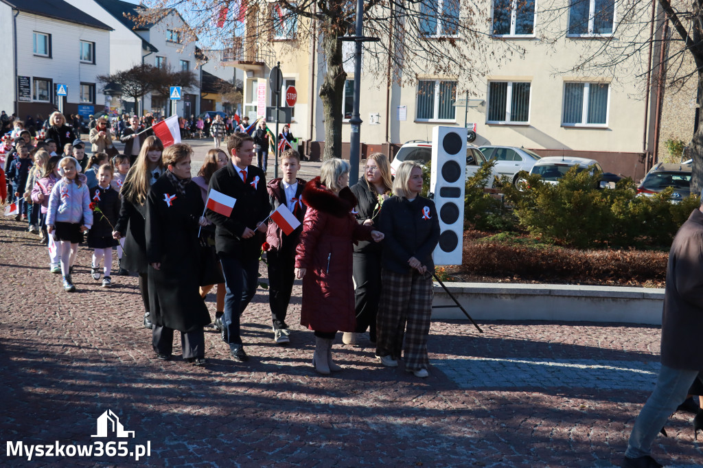 Fotorelacja I: Obchody 107. ROCZNICY ODZYSKANIA NIEPODLEGŁOŚCI na rynku w Koziegłowach