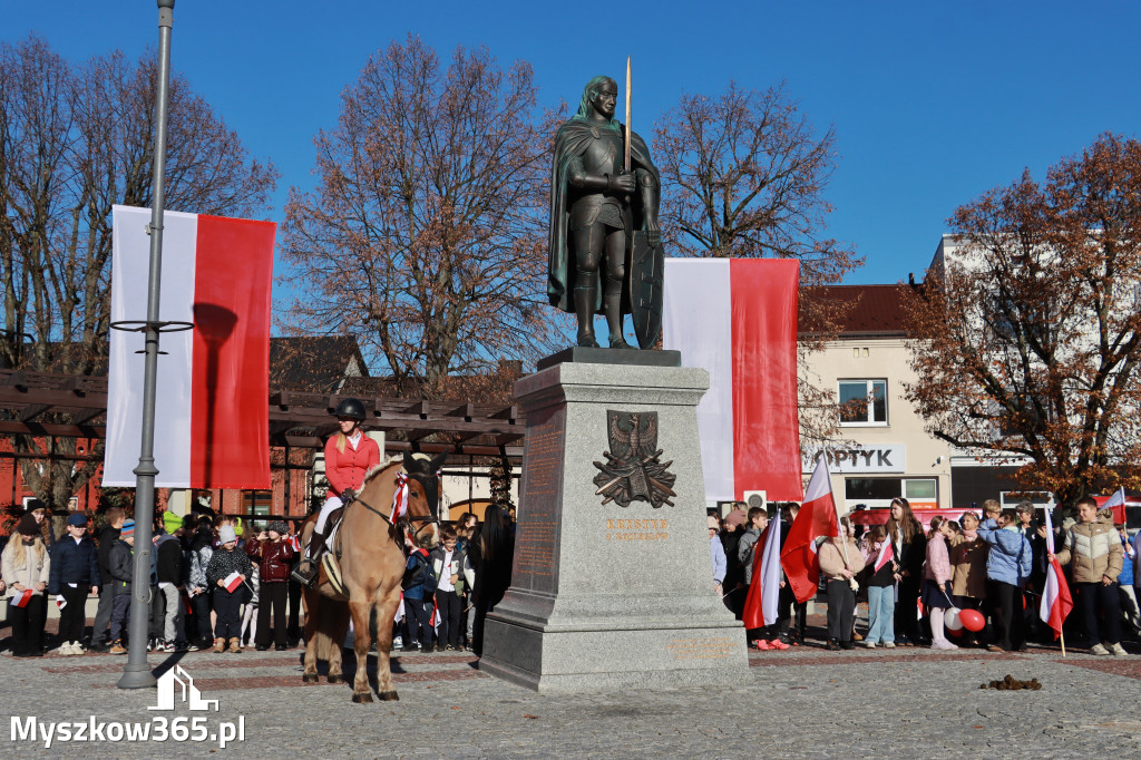 Fotorelacja I: Obchody 107. ROCZNICY ODZYSKANIA NIEPODLEGŁOŚCI na rynku w Koziegłowach