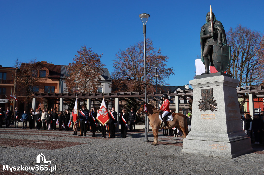 Fotorelacja I: Obchody 107. ROCZNICY ODZYSKANIA NIEPODLEGŁOŚCI na rynku w Koziegłowach