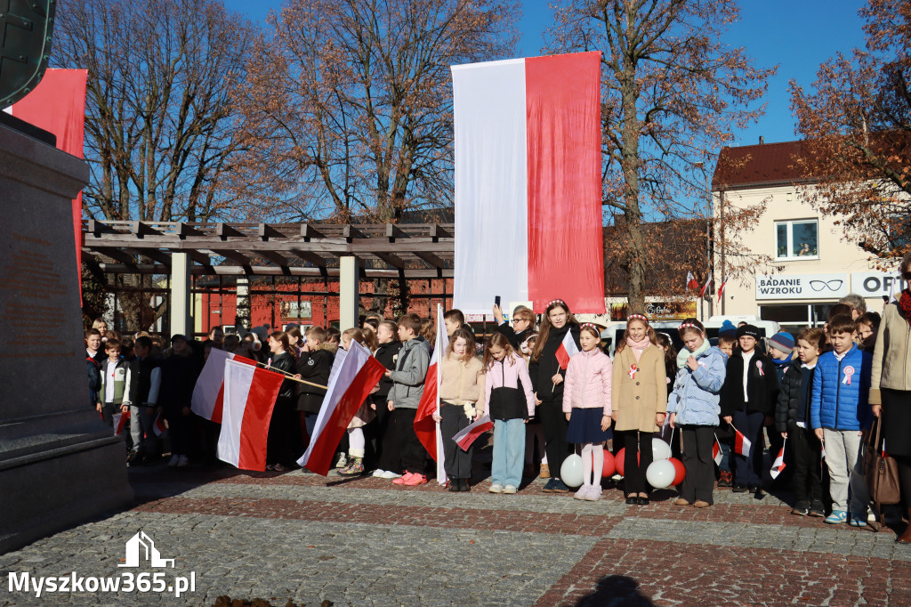 Fotorelacja I: Obchody 107. ROCZNICY ODZYSKANIA NIEPODLEGŁOŚCI na rynku w Koziegłowach