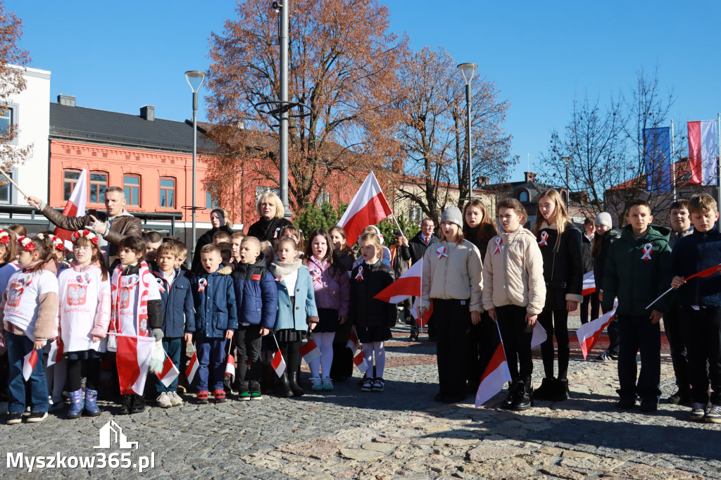 Fotorelacja I: Obchody 107. ROCZNICY ODZYSKANIA NIEPODLEGŁOŚCI na rynku w Koziegłowach