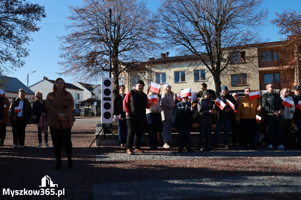 Fotorelacja I: Obchody 107. ROCZNICY ODZYSKANIA NIEPODLEGŁOŚCI na rynku w Koziegłowach