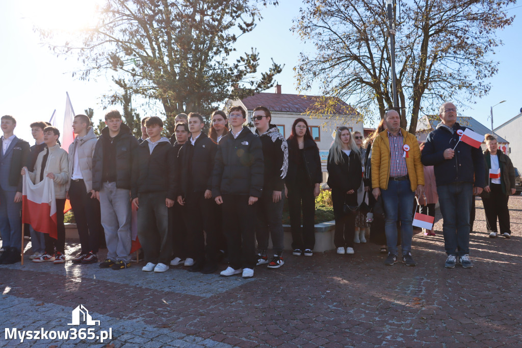 Fotorelacja I: Obchody 107. ROCZNICY ODZYSKANIA NIEPODLEGŁOŚCI na rynku w Koziegłowach