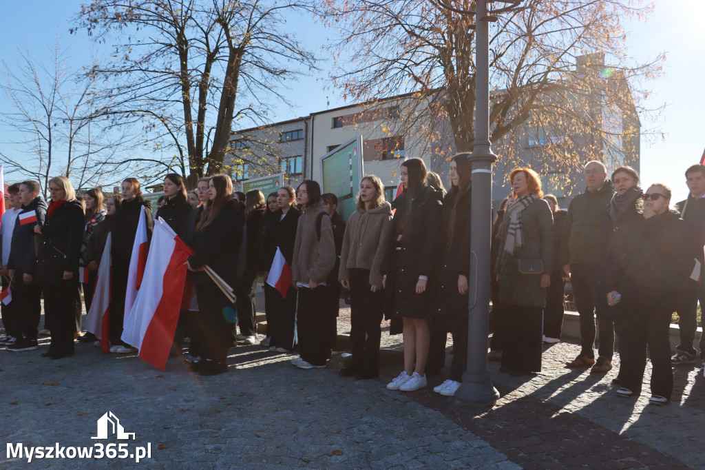 Fotorelacja I: Obchody 107. ROCZNICY ODZYSKANIA NIEPODLEGŁOŚCI na rynku w Koziegłowach
