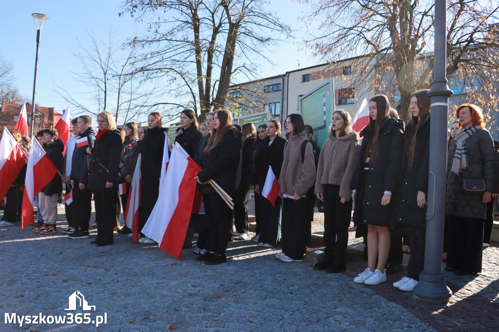 Fotorelacja I: Obchody 107. ROCZNICY ODZYSKANIA NIEPODLEGŁOŚCI na rynku w Koziegłowach